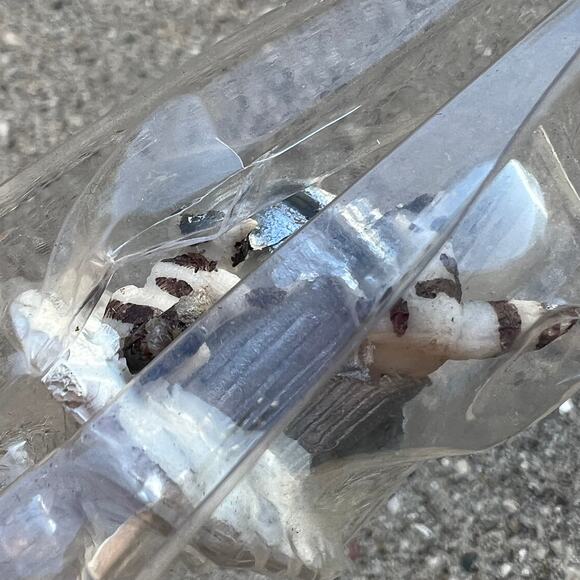 Lemax No. 97528 2004 Trash Bandits Raccoons Figurine and Archway Fence Set - Picture 8 of 10